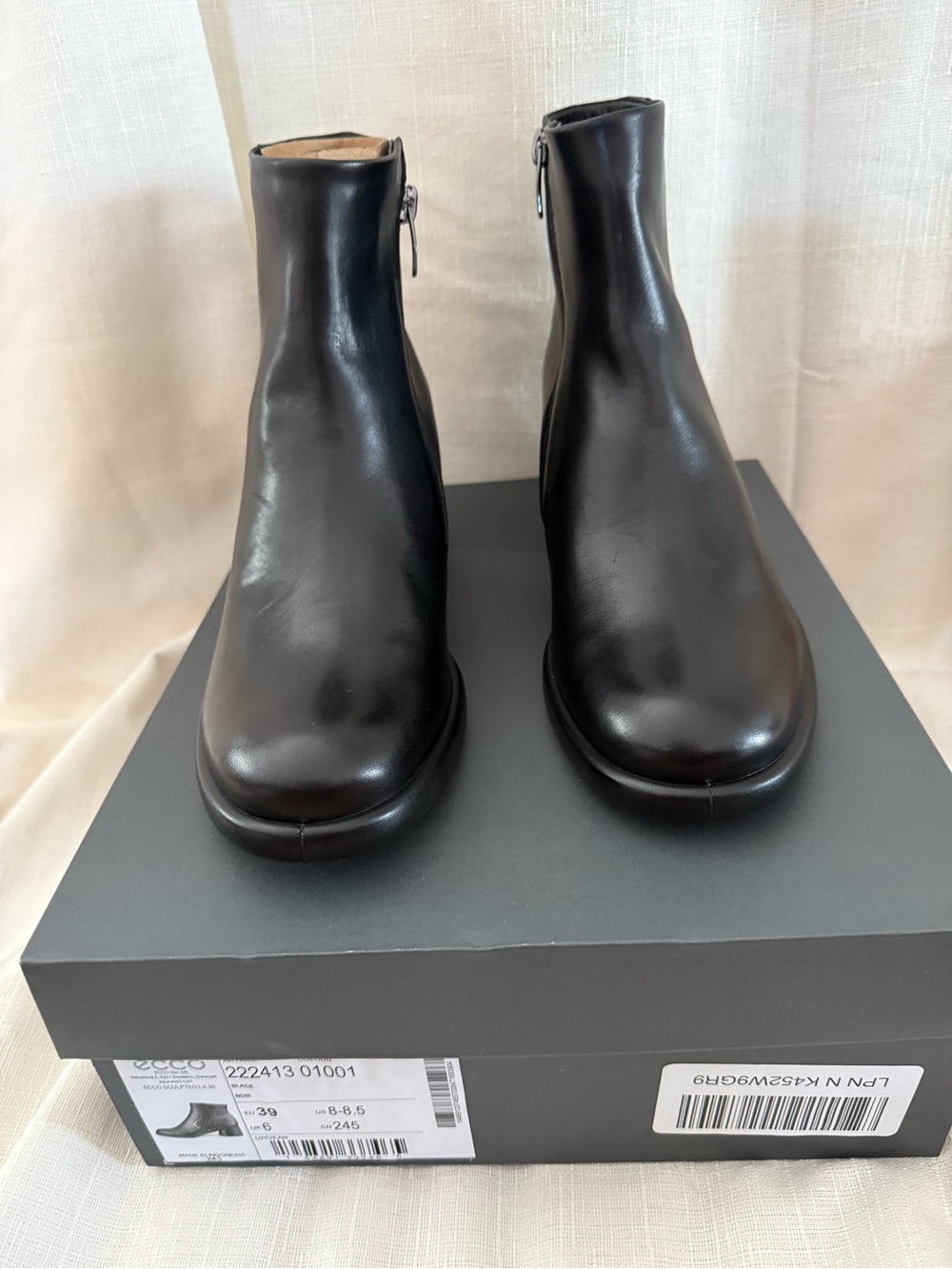 Ecco Black Leather Zip Ankle Boots for women
